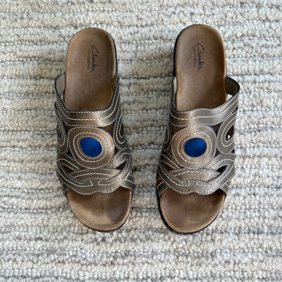 Clarks Bendables Metallic Lexi Sycamore Sandals, size 11 - Picture 2 of 6